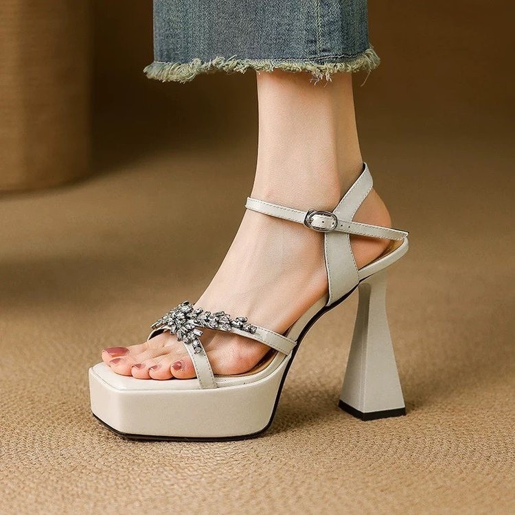 Summer soft leather rhinestones revealing finger sandals for women with thick heels, one-length strap high heels, women's shoes for super high heels patent leather