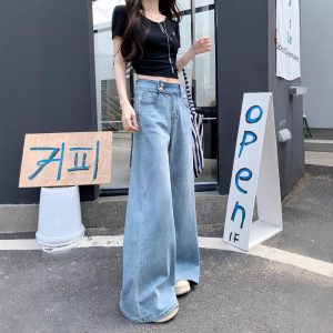 Real-life photo of spring and summer loose and slightly flared elastic jeans for women with high waist wide-leg pants